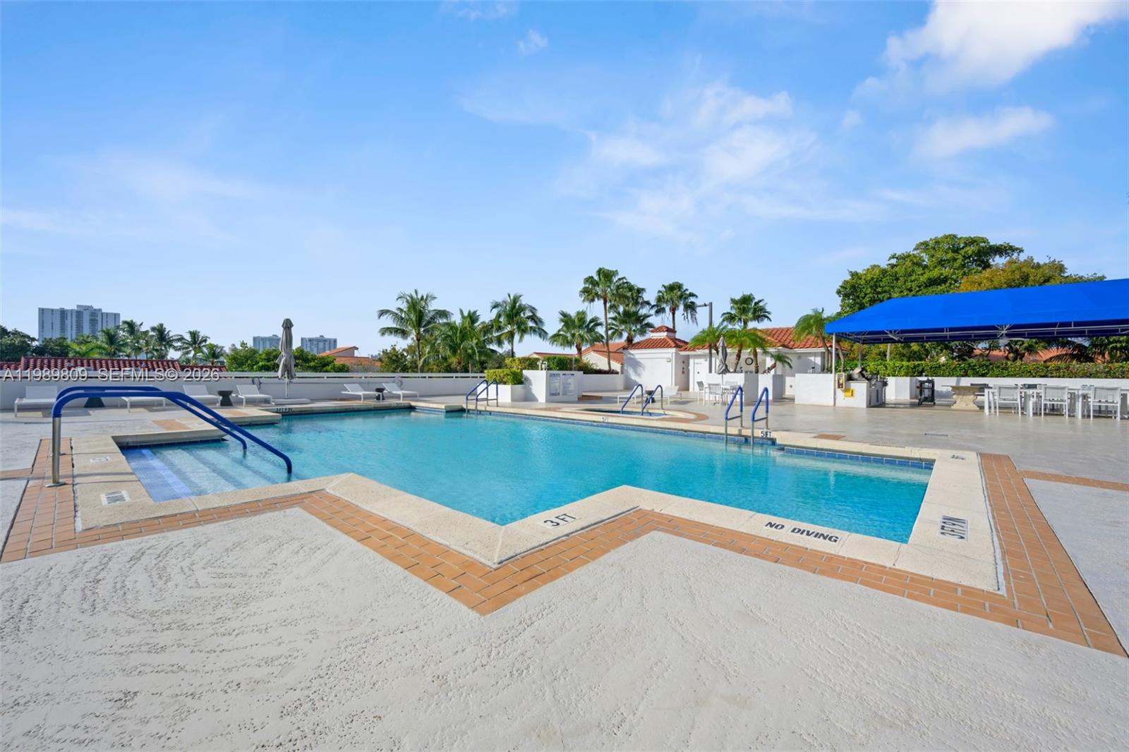 HARBOR TWS AT THE WATERWA - Residential