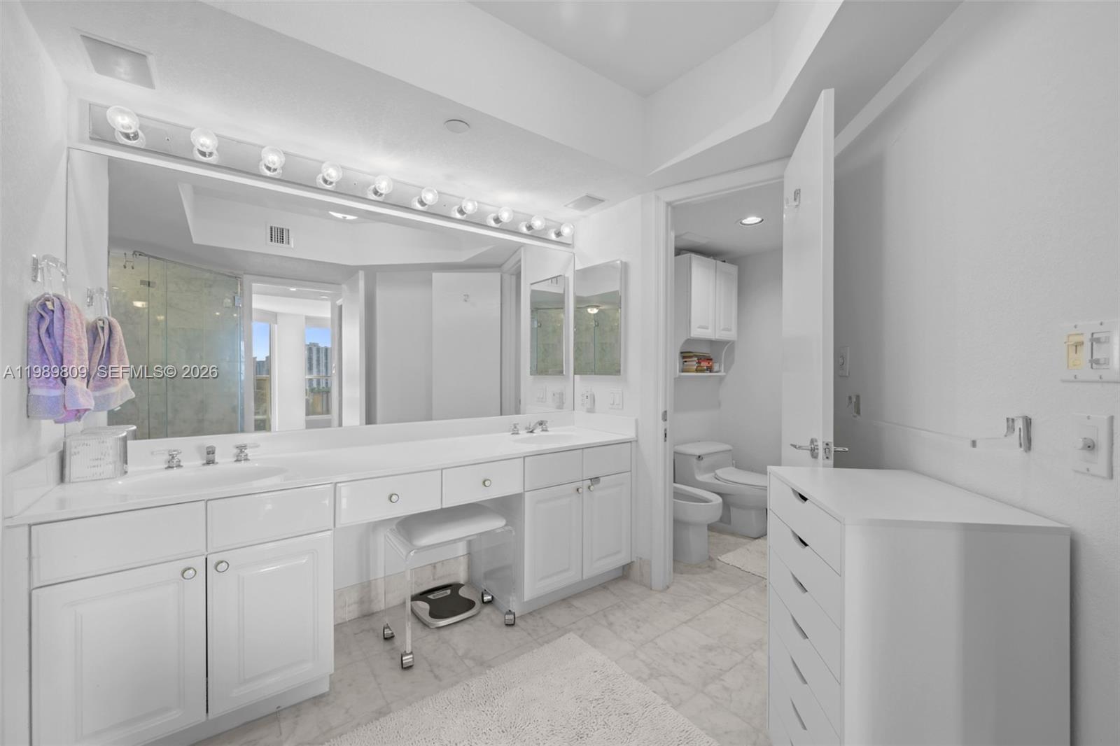 HARBOR TWS AT THE WATERWA - Residential