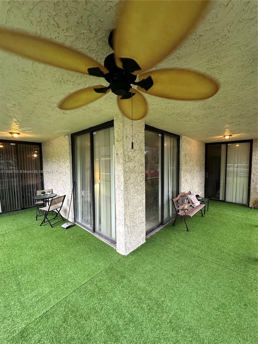 PLANTATION RACQUET CLUB - Residential