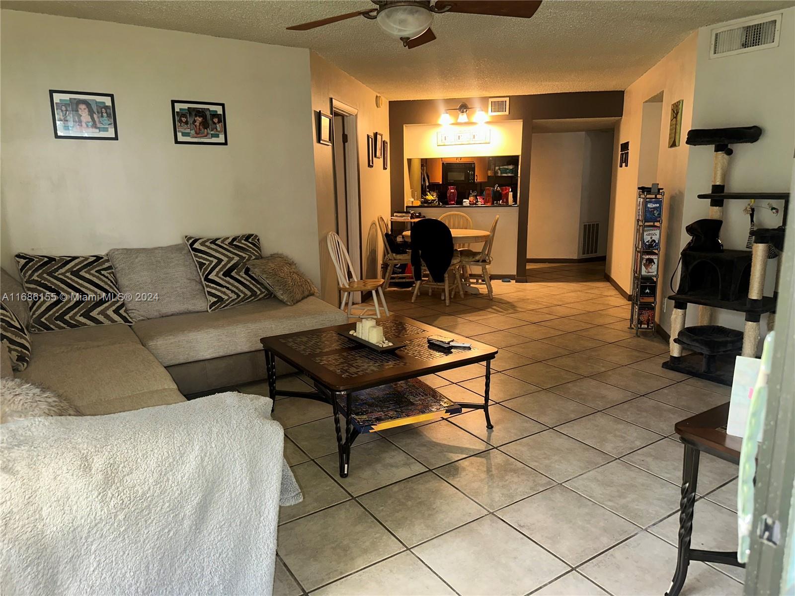 PLANTATION RACQUET CLUB - Residential