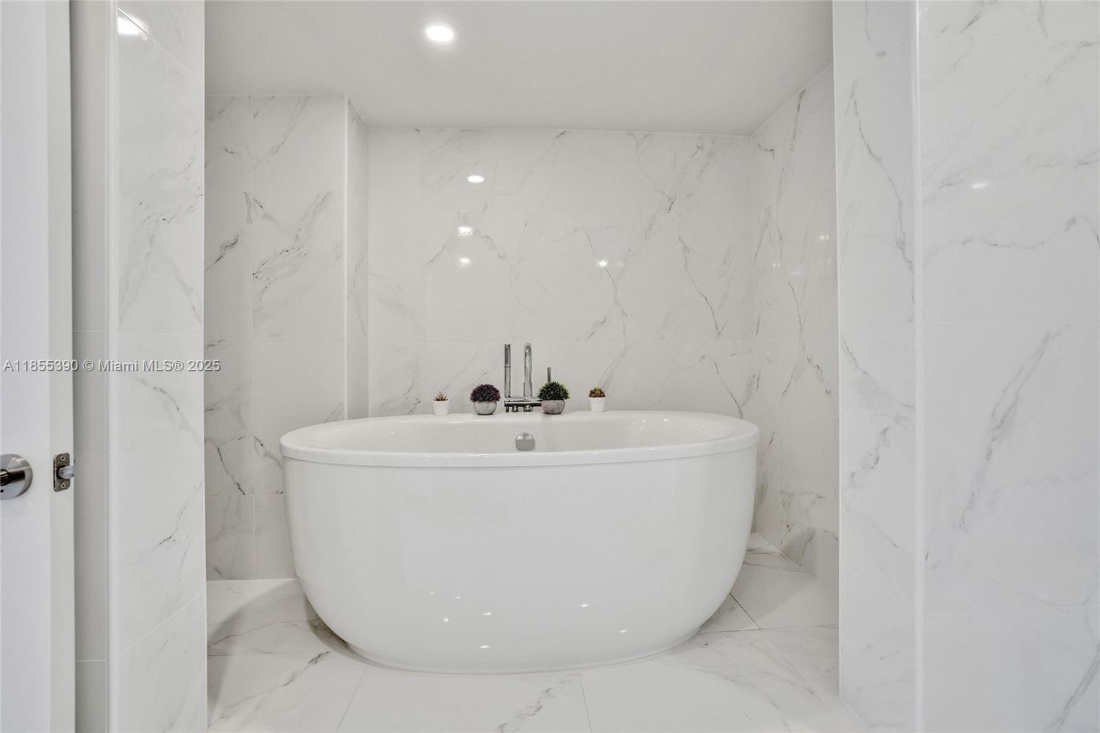 NINE ISLAND AVENUE CONDO - Residential