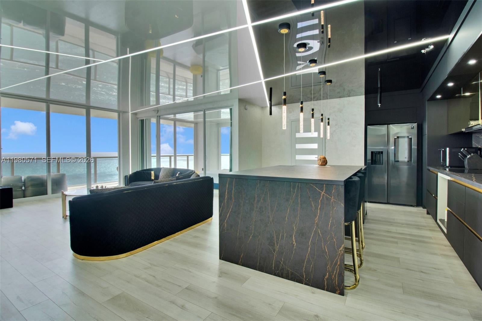 LA PERLA CONDO - Residential Lease