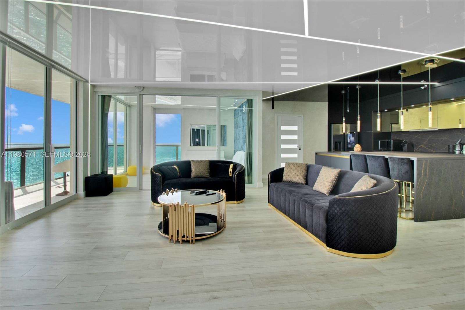 16699 Collins Ave 2002