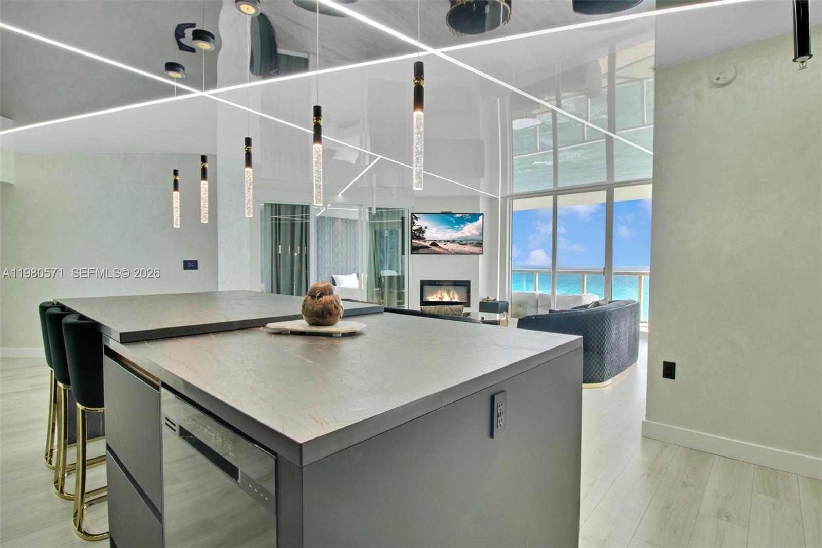 16699 Collins Ave 2002