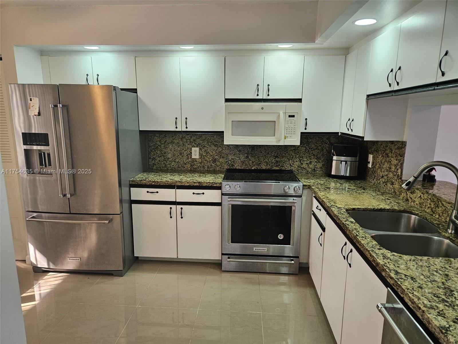 Property for Sale at 1501 Sw 134th Way 209D, Pembroke Pines, Miami-Dade County, Florida - Bedrooms: 2 
Bathrooms: 2  - $240,000
