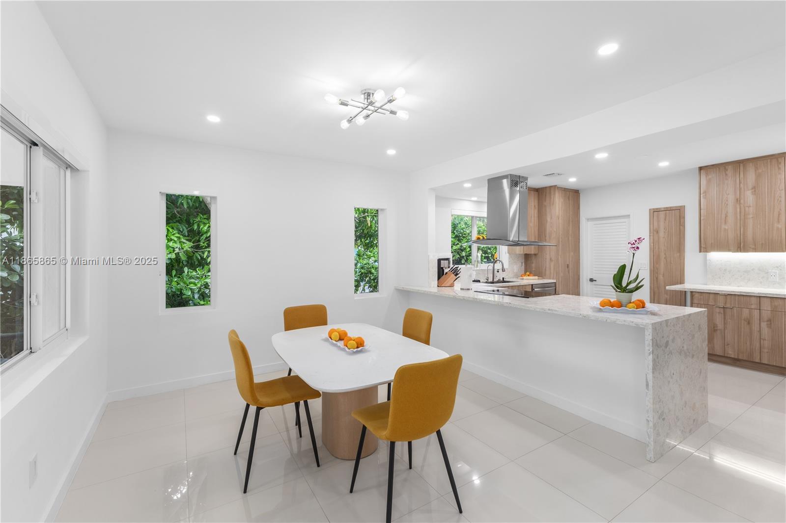 NORTH SHORE CREST - Residential