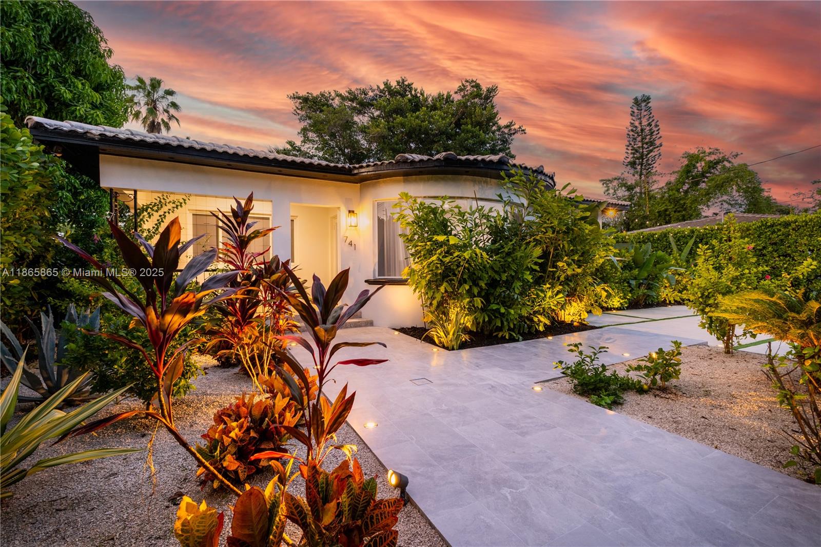 NORTH SHORE CREST - Residential