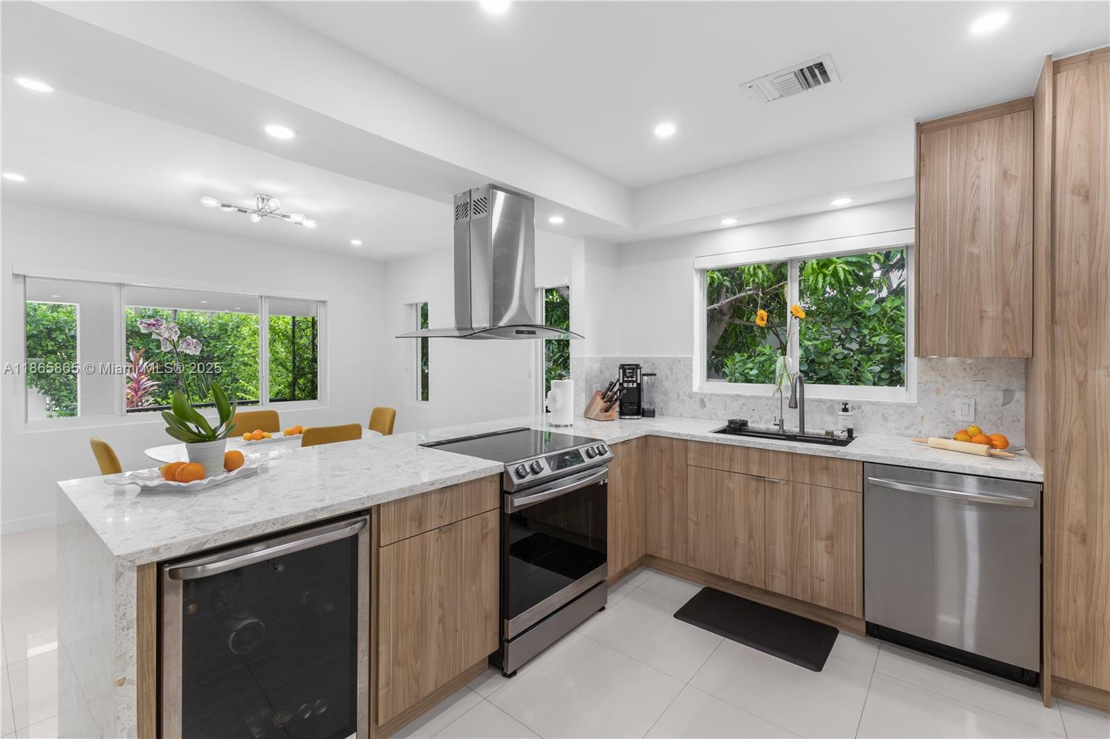 NORTH SHORE CREST - Residential