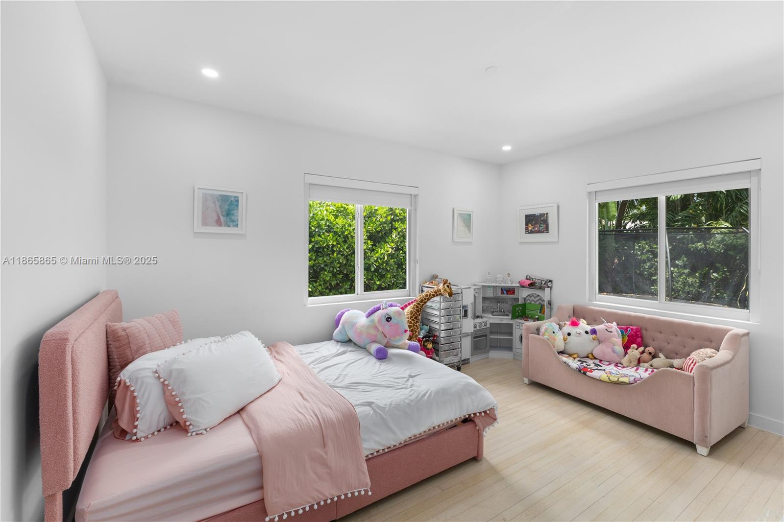 NORTH SHORE CREST - Residential