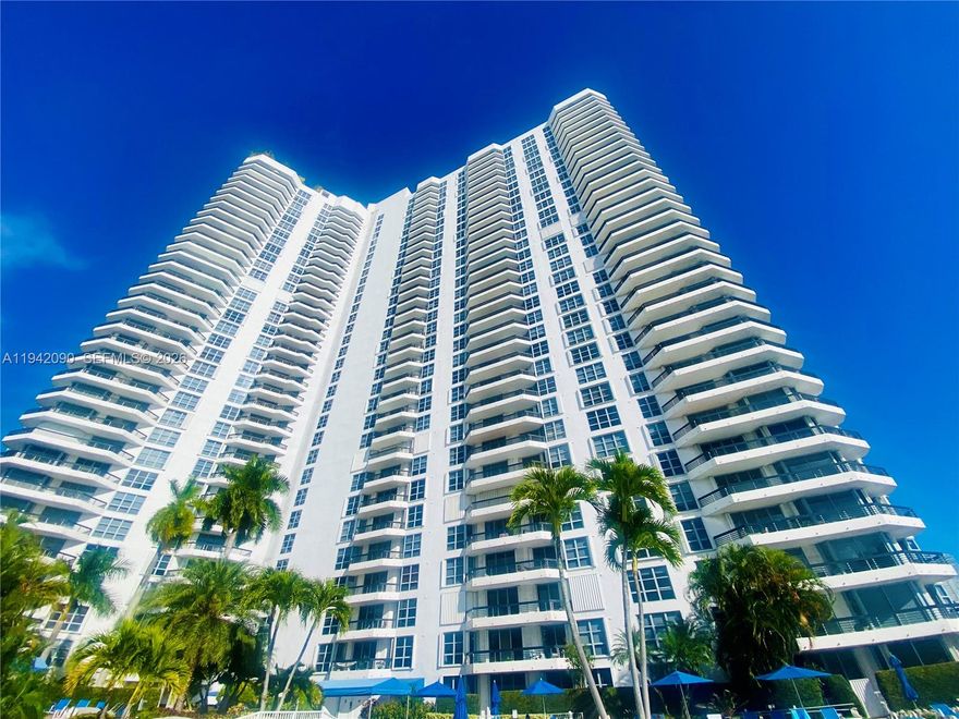 Opportunity Awaits; Transform This Fixer-Upper into your Dream Home. 2-Bed 2-Bath Floor Plan Condo in Mystic Pointe Tower 500 with Amazing Views. Located minutes from Aventura Mall, Turnberry Golf Course, beaches, parks and top restaurants. Schedule your showing today.