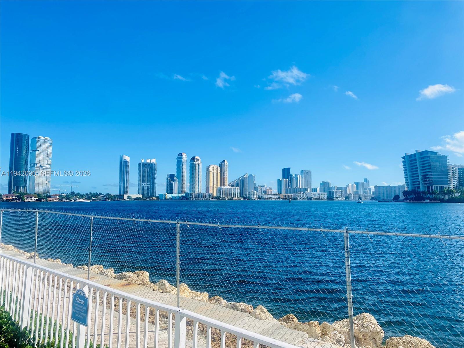 MYSTIC POINTE TOWER 500 C - Residential