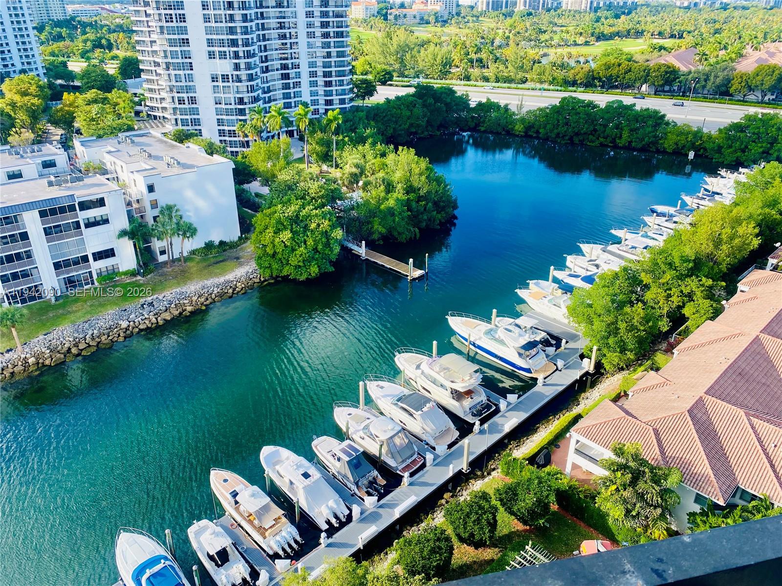 MYSTIC POINTE TOWER 500 C - Residential