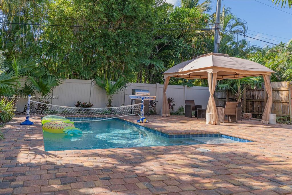 Photo of 1436 NE 38th St, Oakland Park, FL 33334 (MLS # A11364247)