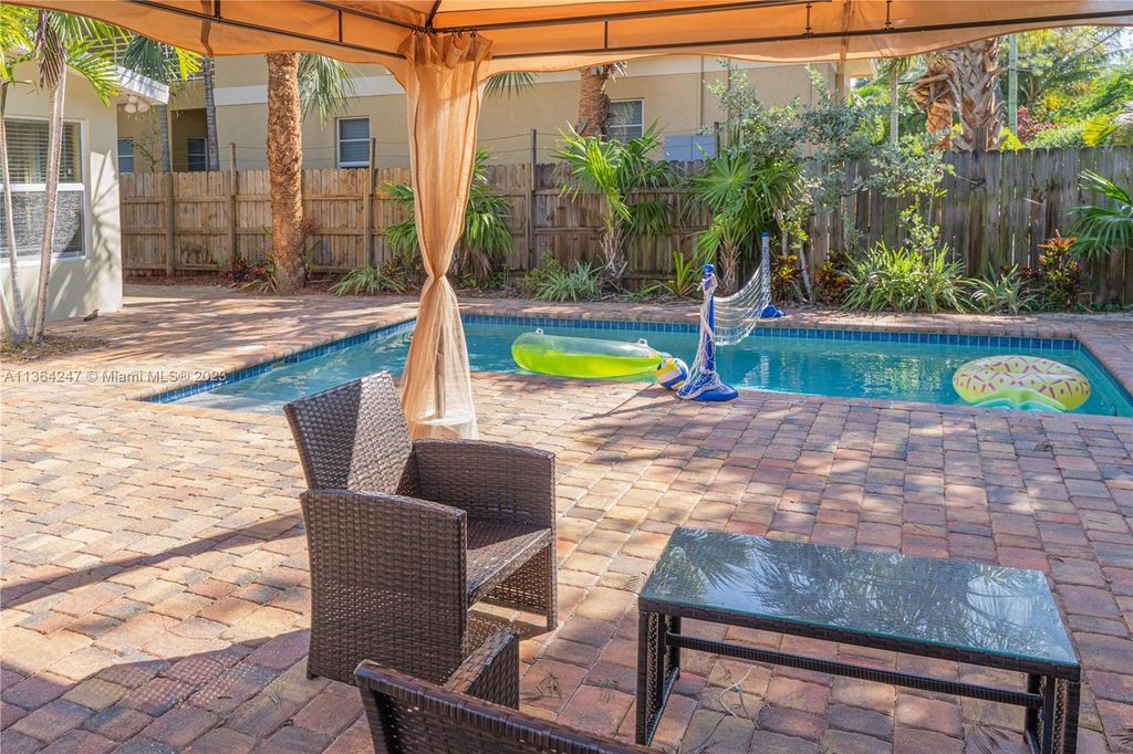 Photo of 1436 NE 38th St, Oakland Park, FL 33334 (MLS # A11364247)