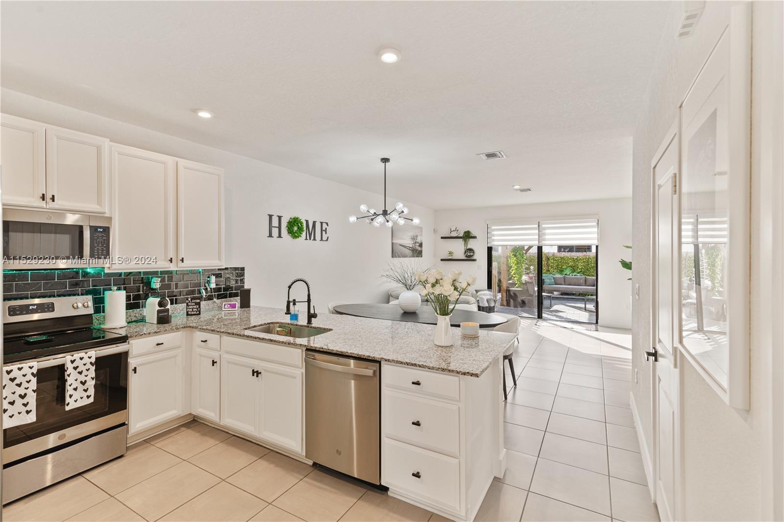 MC RESIDENTIAL - Residential Lease