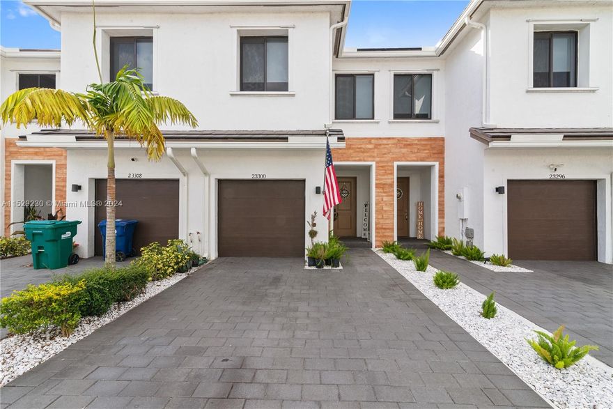 Stunning townhouse located in the community of The Landings. This townhouse features 3 bedrooms and 2.5 baths. This property exhibits a modern design and a very spacious/open layout including an open kitchen with granite countertops featuring large kitchen cabinets with modern stainless steel appliances and abundant closet space. It has a closed car garage with capacity for one car and additional parking in the driveway. Washer and dryer upstairs. Clubhouse with a pool, 2 dog parks & an outdoor fitness area. Near Black Point Marina, Southland mall, shopping centers, Publix, and Somerset schools & Turnpike expressway. Furniture available for negotiation. THIS HOME IS AN OPPORTUNITY THAT YOU CANNOT MISS!! Call for a private showing today.