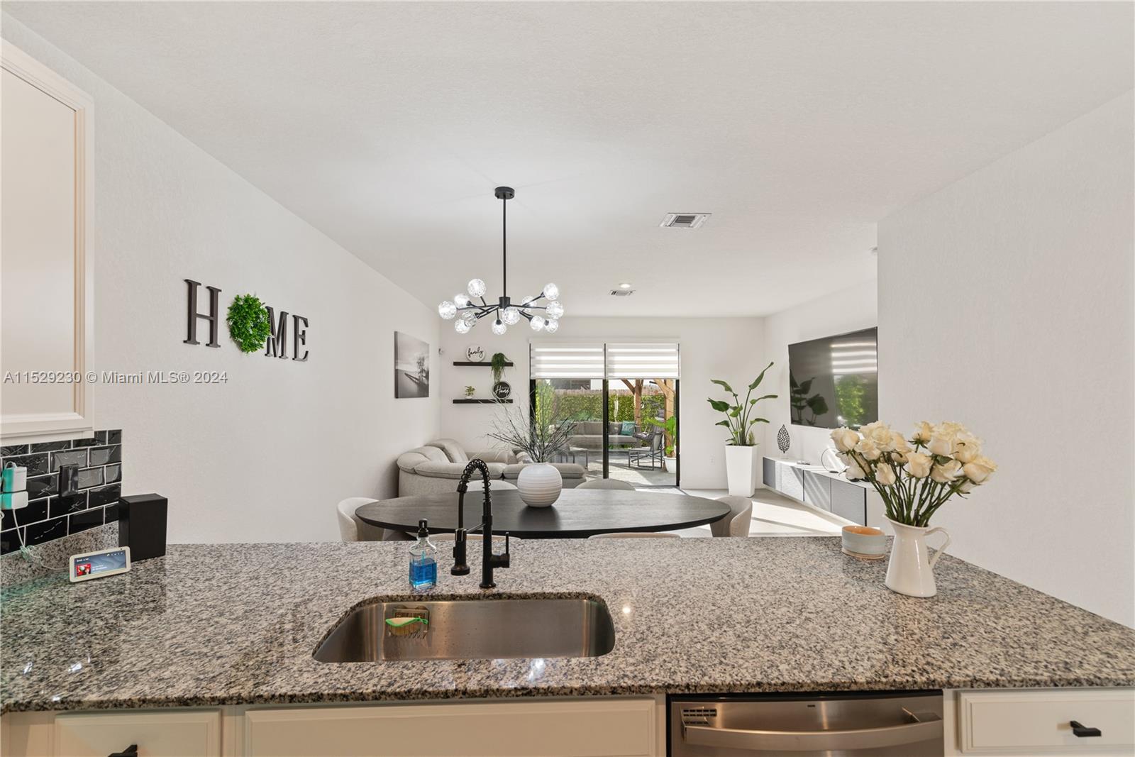 MC RESIDENTIAL - Residential Lease