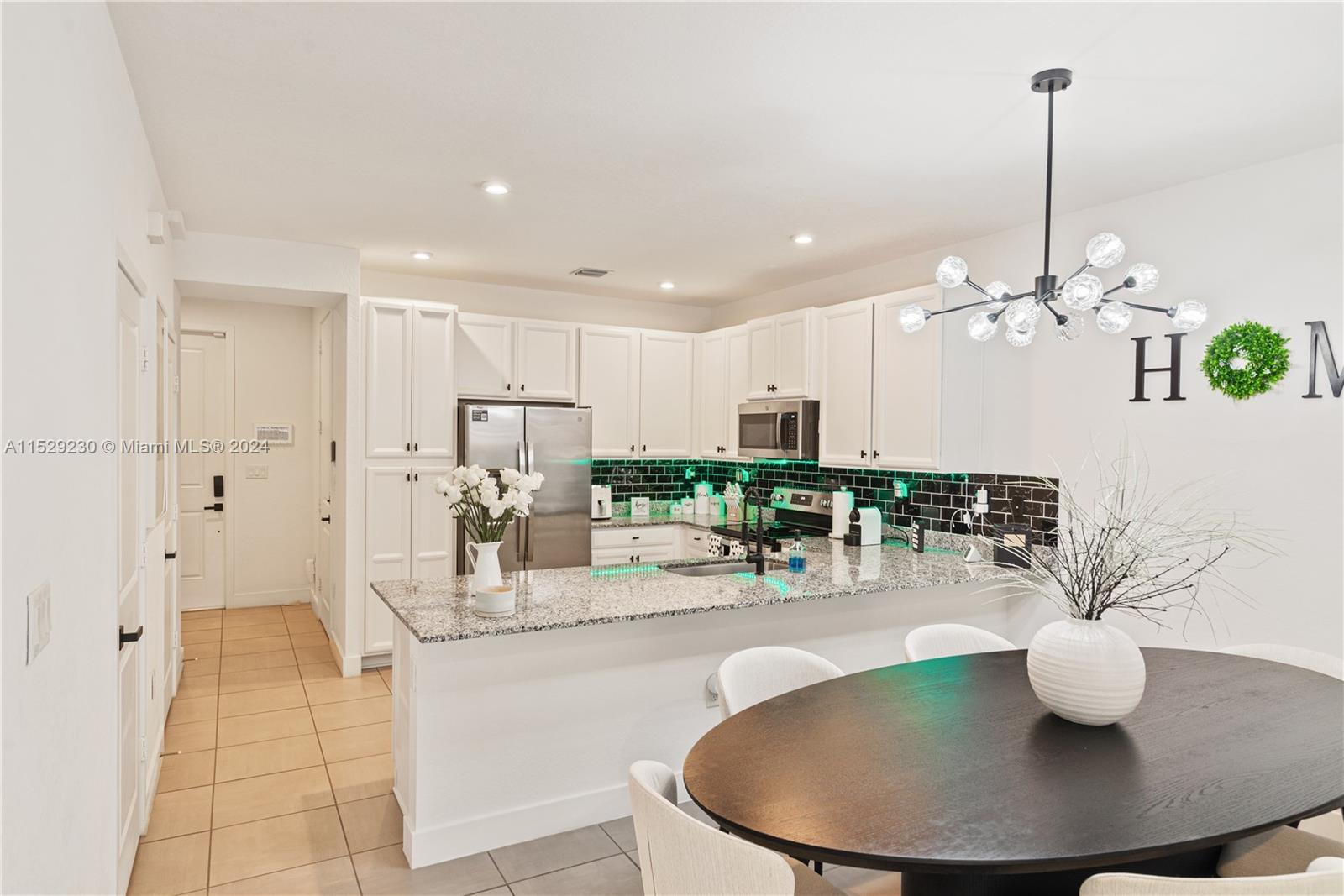 MC RESIDENTIAL - Residential Lease