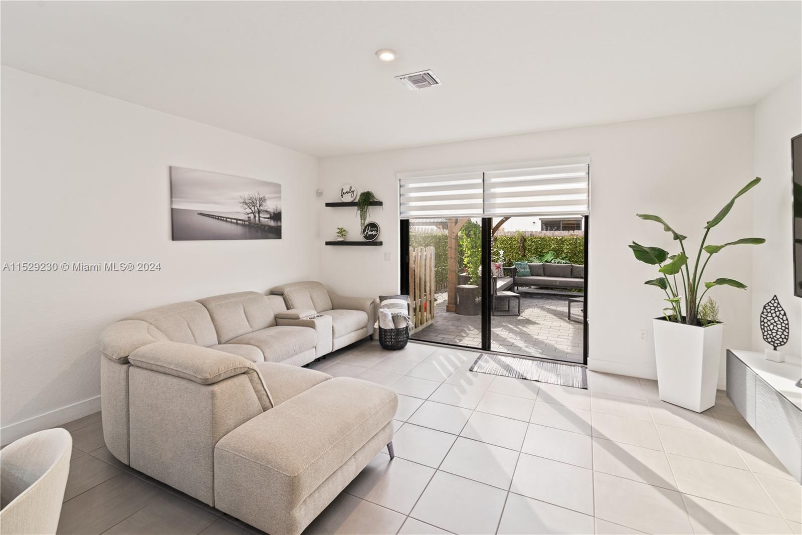 MC RESIDENTIAL - Residential Lease