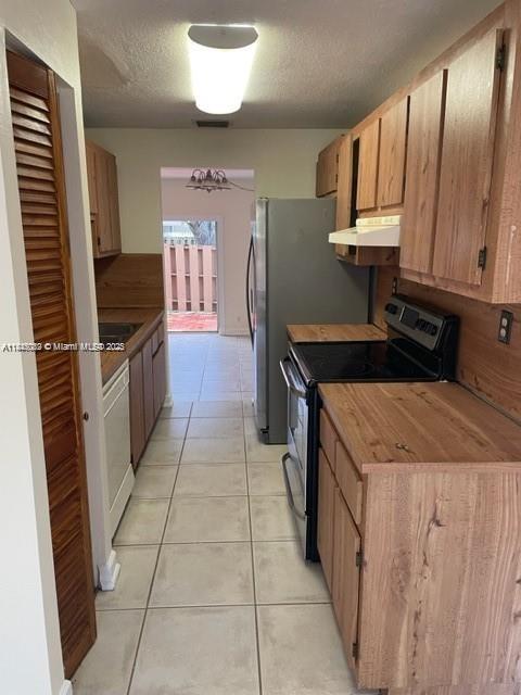 TOWNHOUSES AT JACARANDA C - Residential