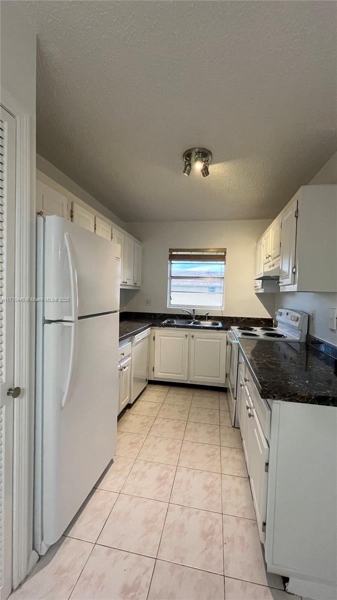 BOCA LINDA CONDO - Residential Lease