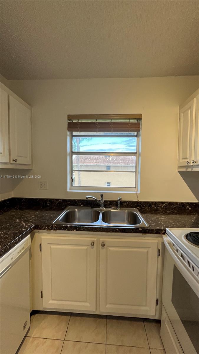 BOCA LINDA CONDO - Residential Lease