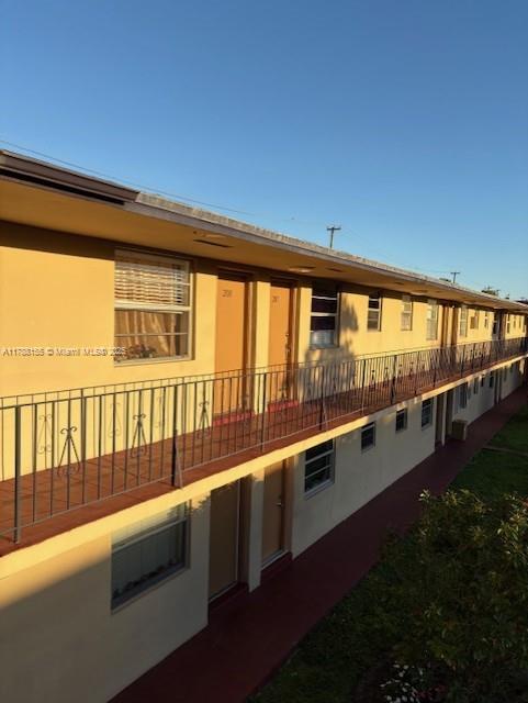 TROPICAL MANOR CONDO - Residential