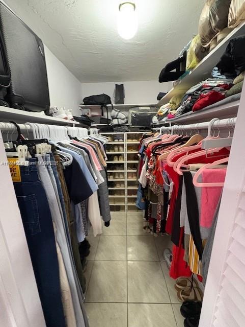 TROPICAL MANOR CONDO - Residential