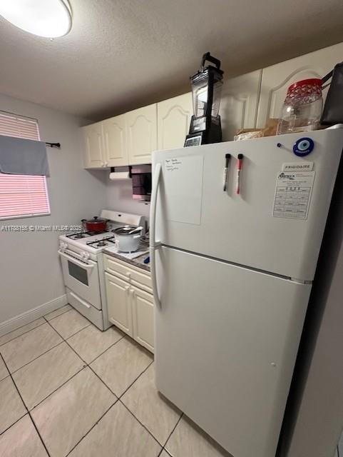 TROPICAL MANOR CONDO - Residential