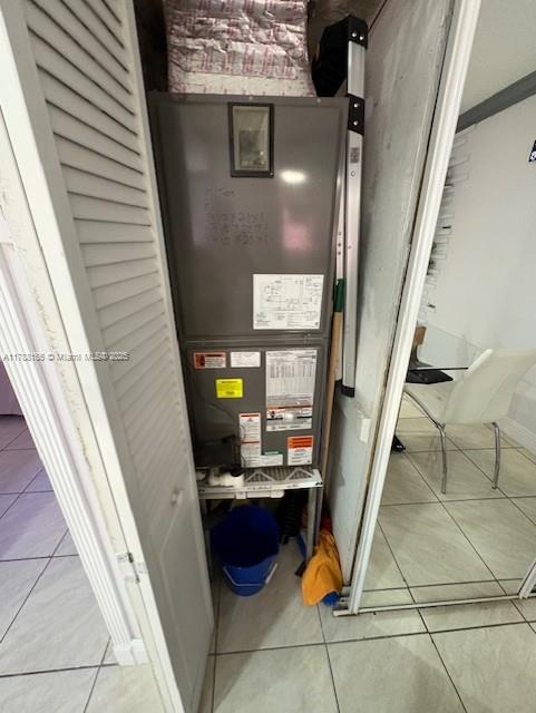 TROPICAL MANOR CONDO - Residential