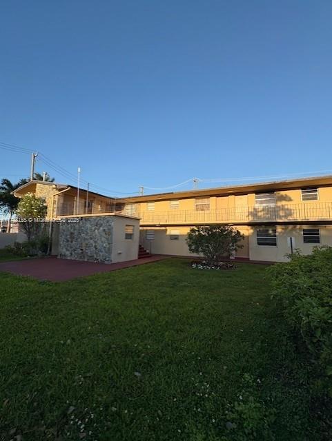 TROPICAL MANOR CONDO - Residential