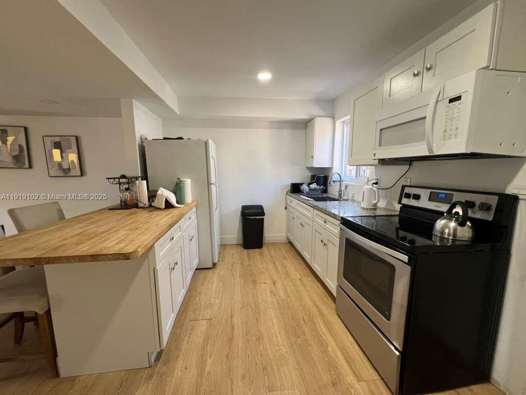 THE LOFTS TOWN VILLAS CON - Residential Lease