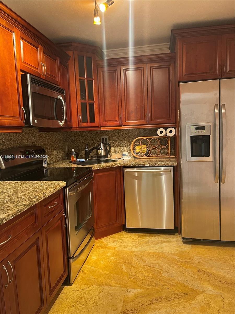600 Three Islands Blvd 1814