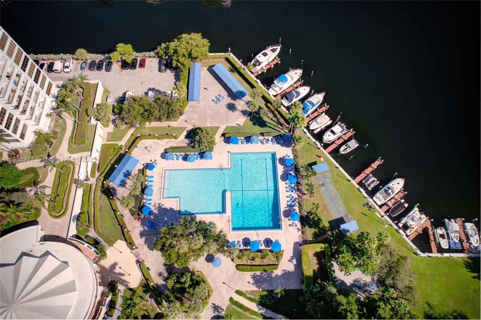 OLYMPUS CONDO PHASE - Residential