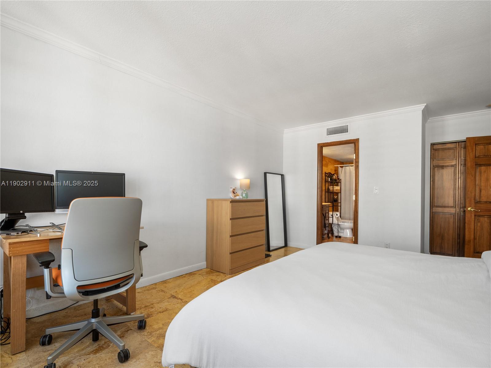 OLYMPUS CONDO PHASE - Residential