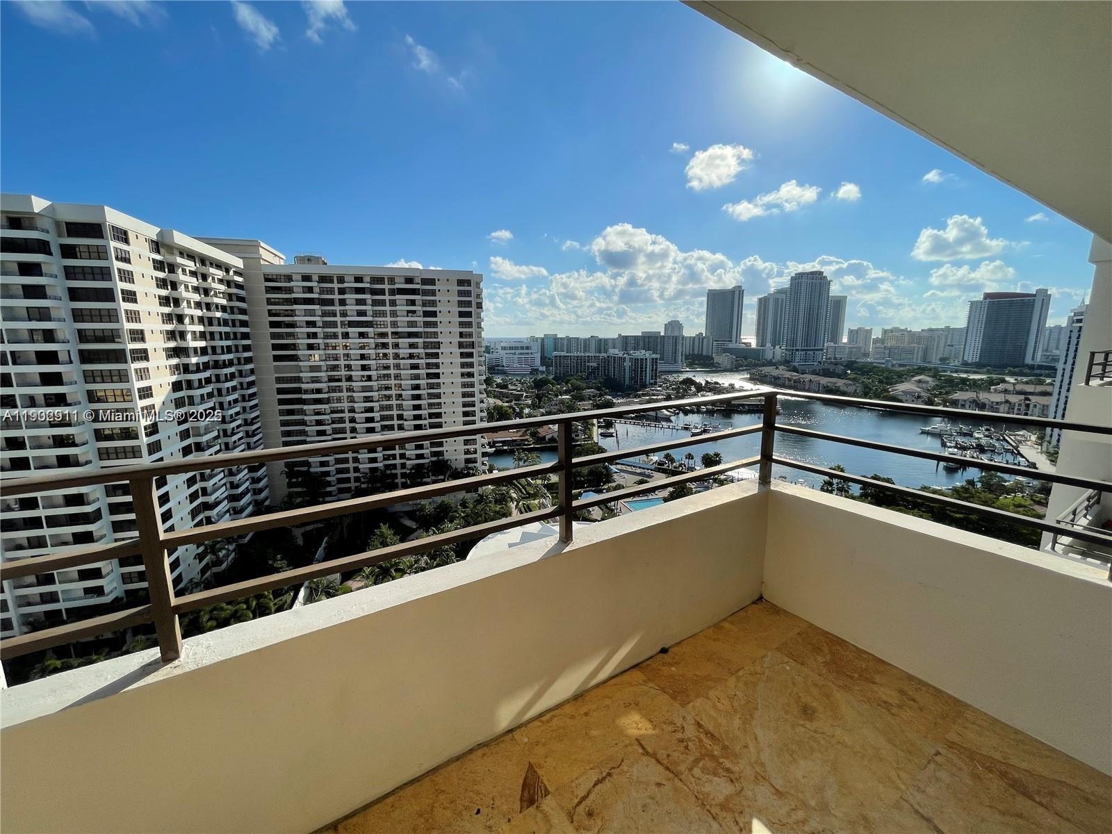 600 Three Islands Blvd 1814