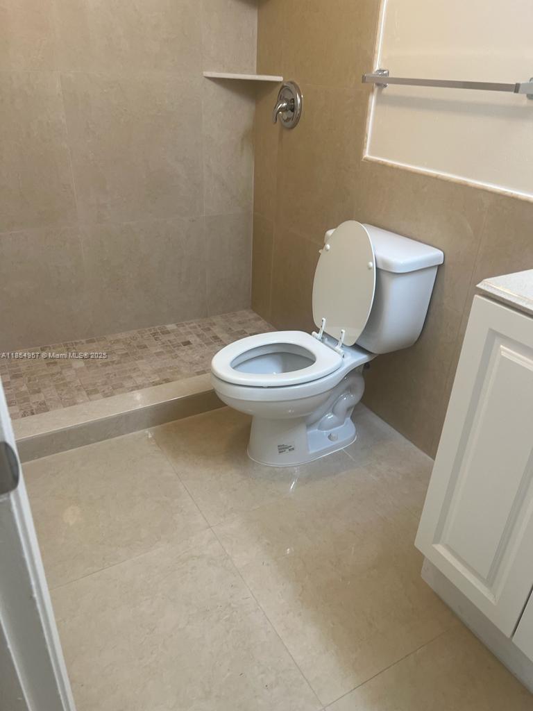 CROSS CREEK CONDO - Residential Lease