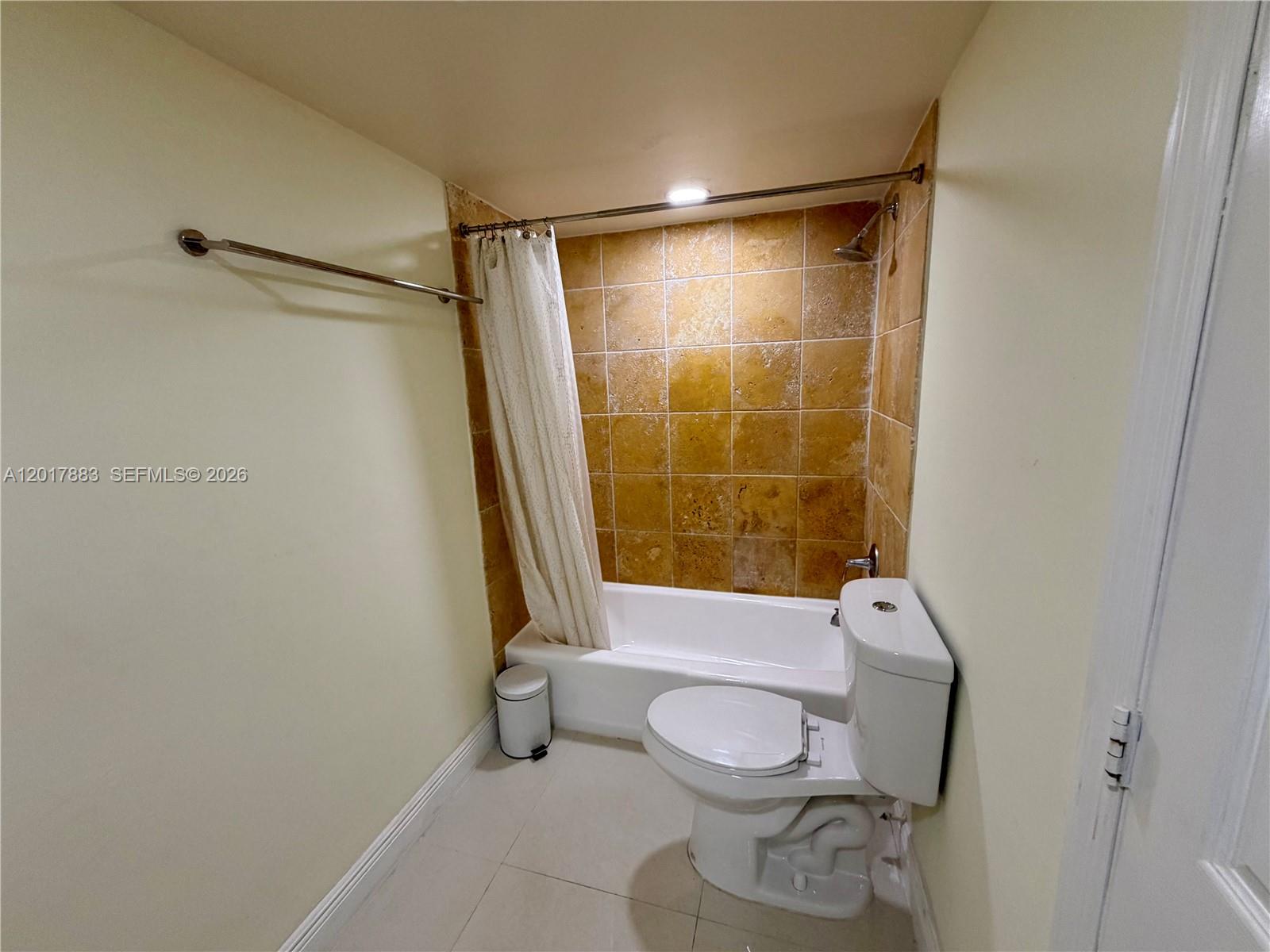 SUNSET PALMS EAST CONDO - Residential