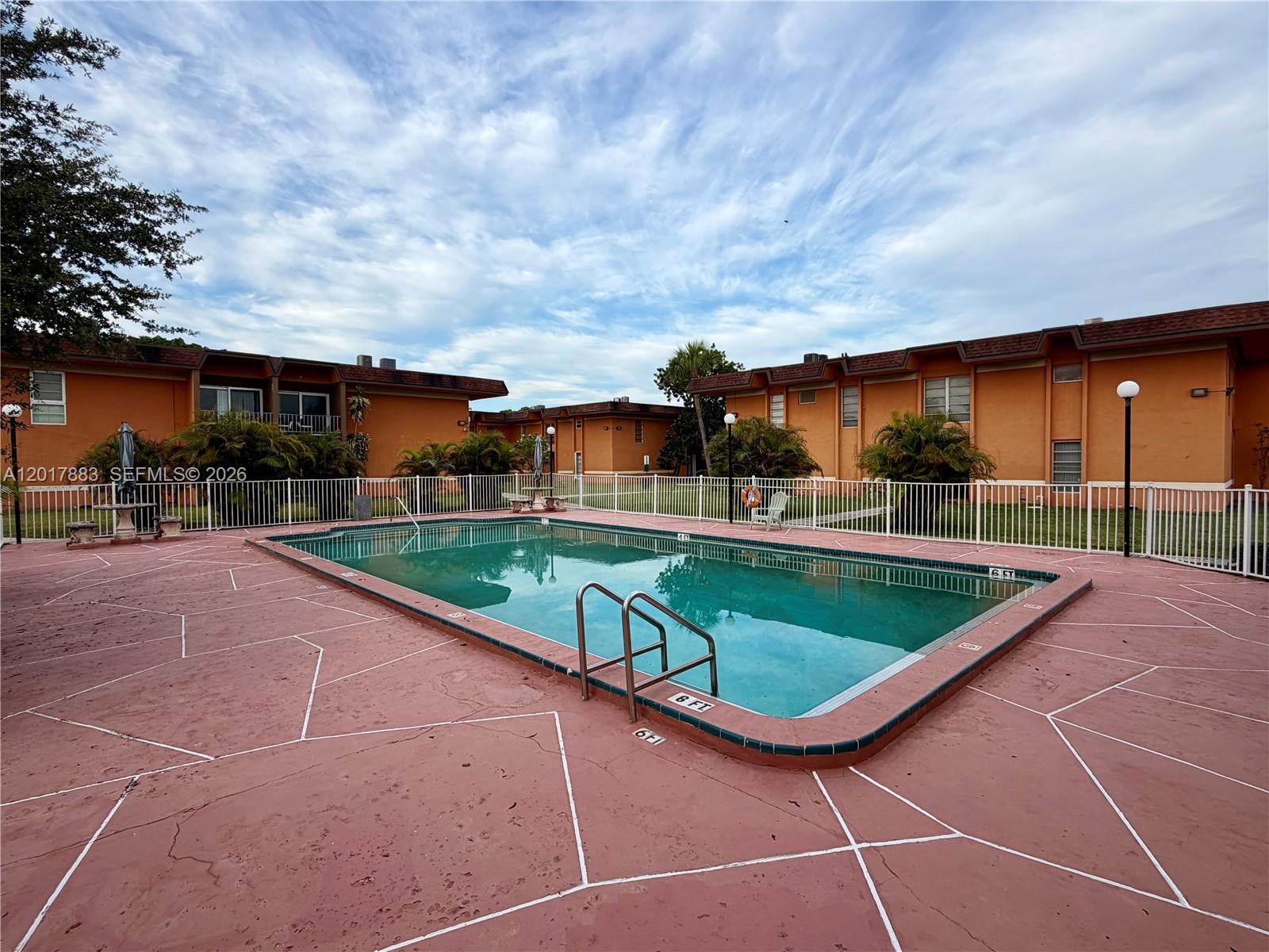 SUNSET PALMS EAST CONDO - Residential