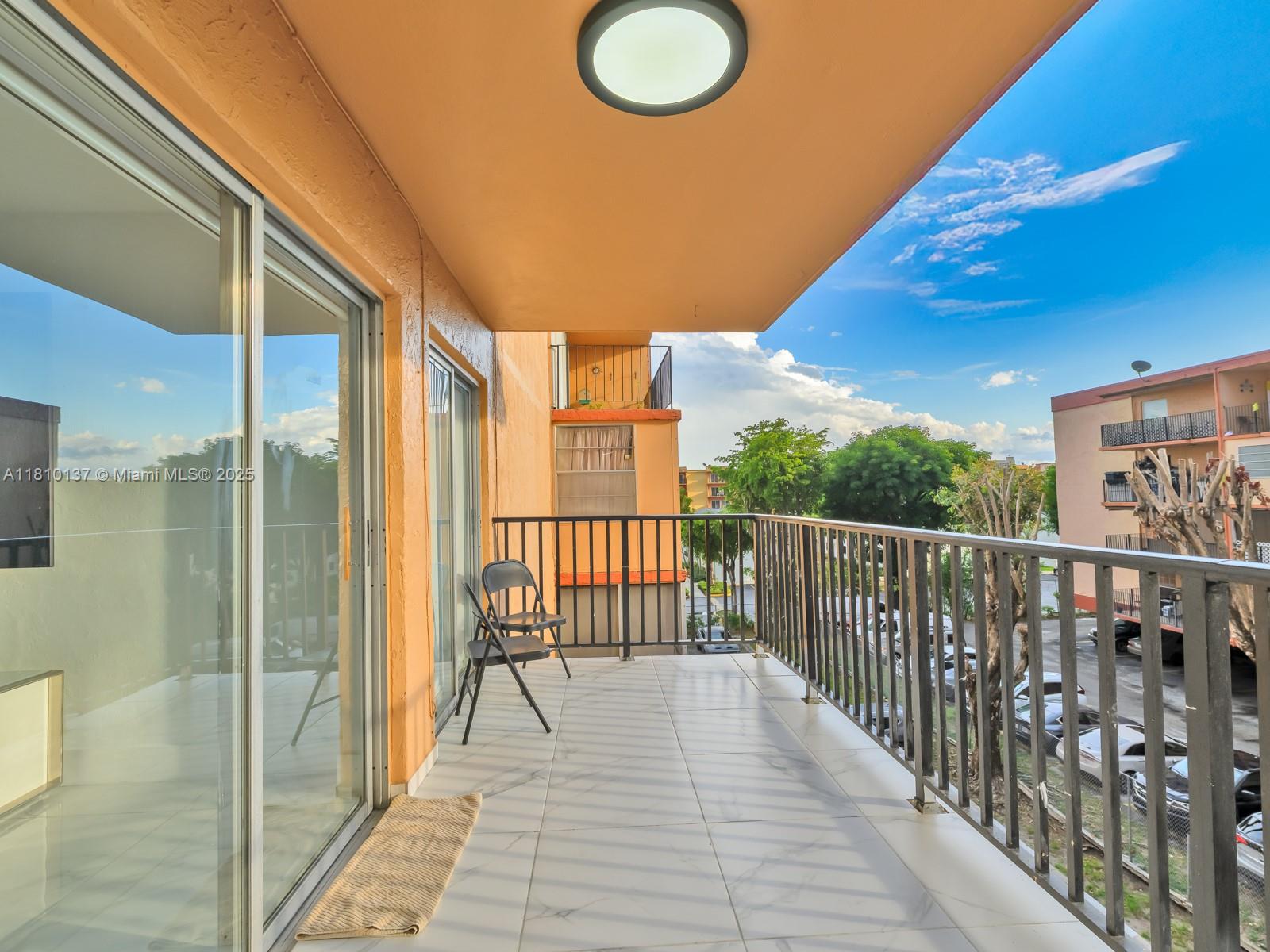 PALM-EAST GARDENS CONDO - Residential