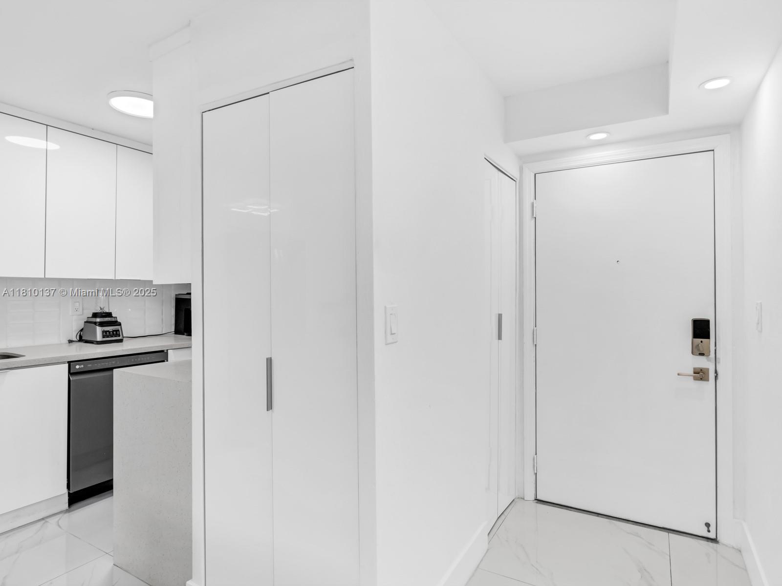PALM-EAST GARDENS CONDO - Residential