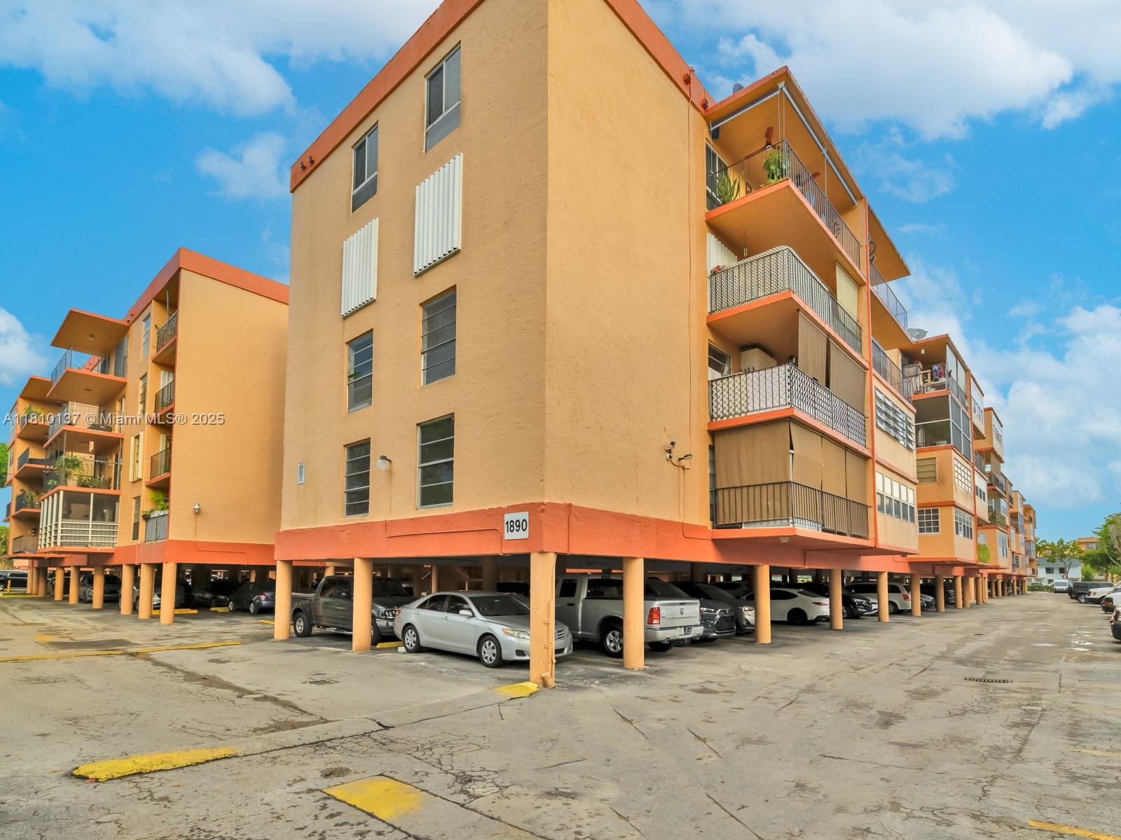 PALM-EAST GARDENS CONDO - Residential