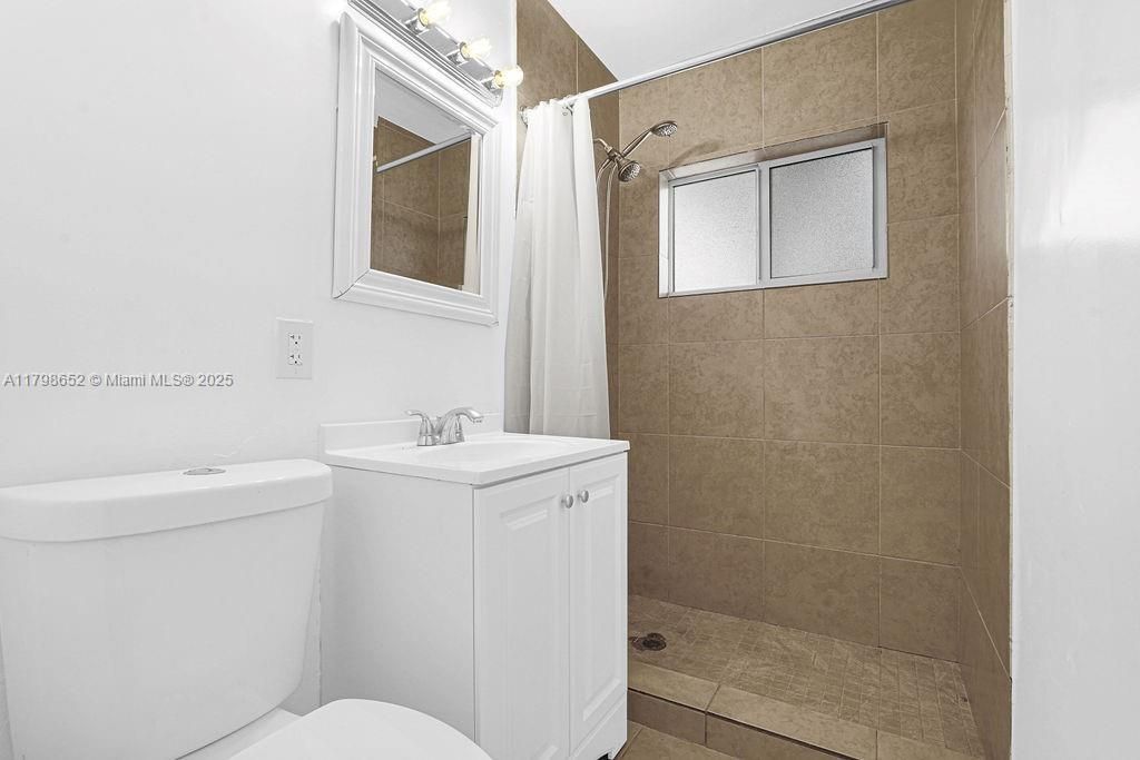 Photo of 1960 SW 41st Ave #6A, Fort Lauderdale, FL 33317 (MLS # A11798652)