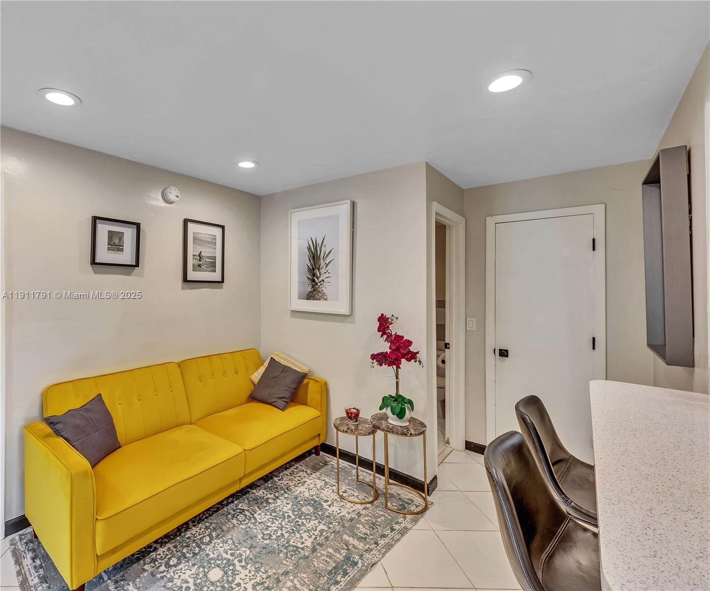 HOLLYWOOD - Residential Income