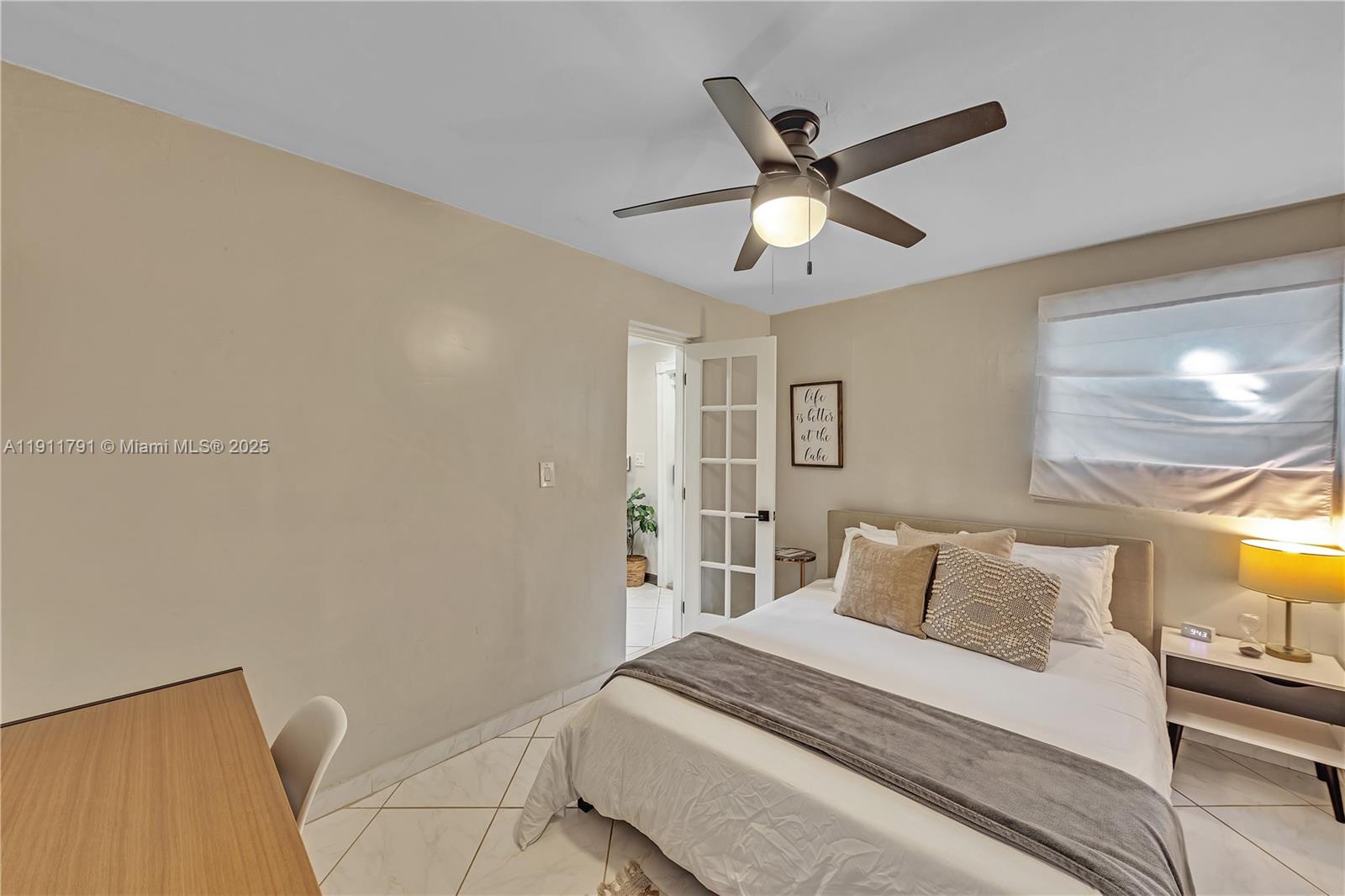 HOLLYWOOD - Residential Income