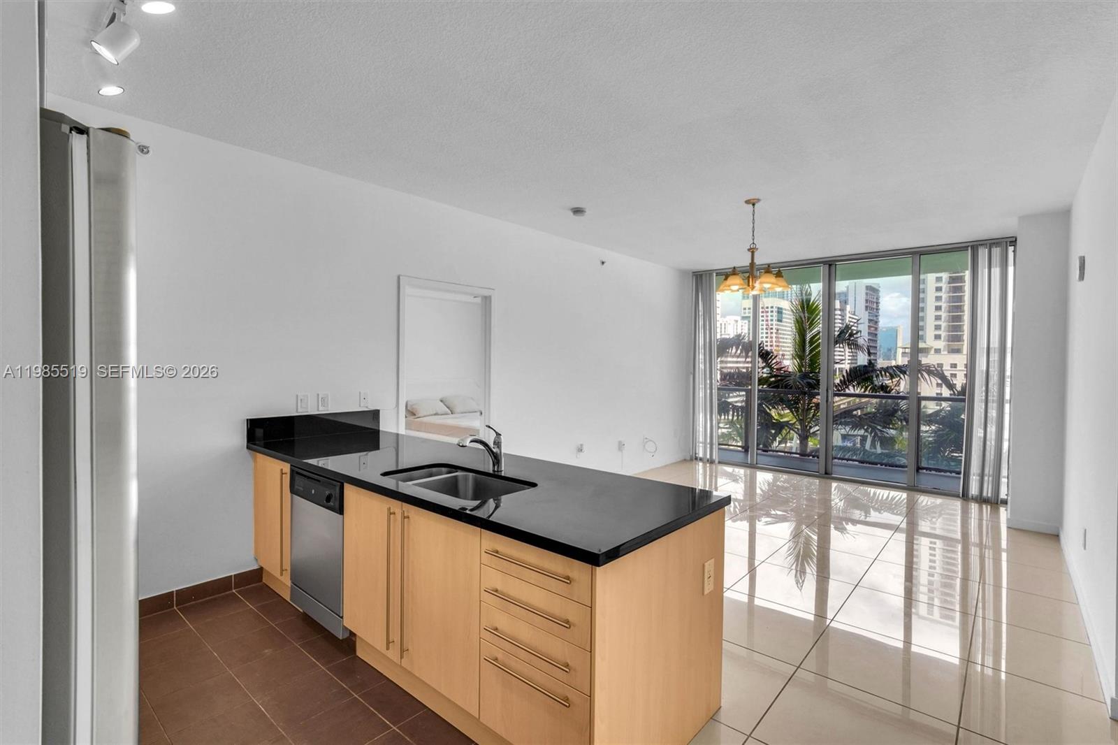 THE AXIS ON BRICKELL COND - Residential