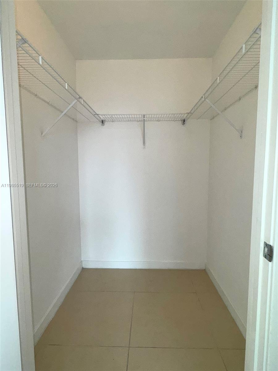 THE AXIS ON BRICKELL COND - Residential