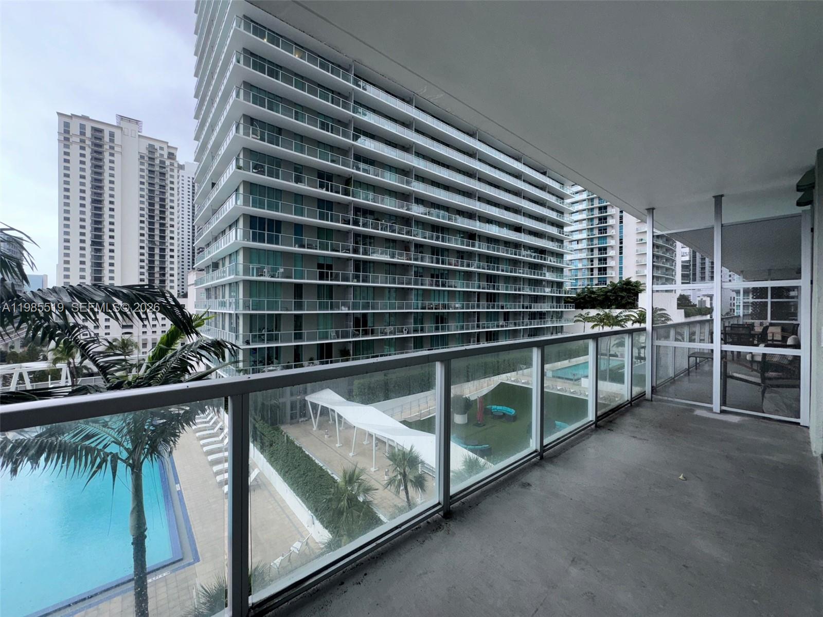 THE AXIS ON BRICKELL COND - Residential