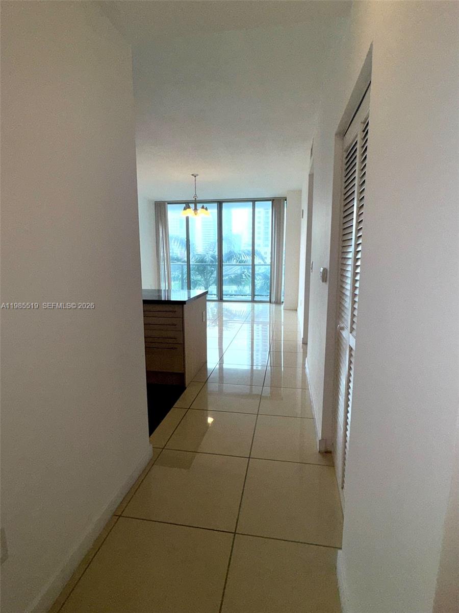 THE AXIS ON BRICKELL COND - Residential