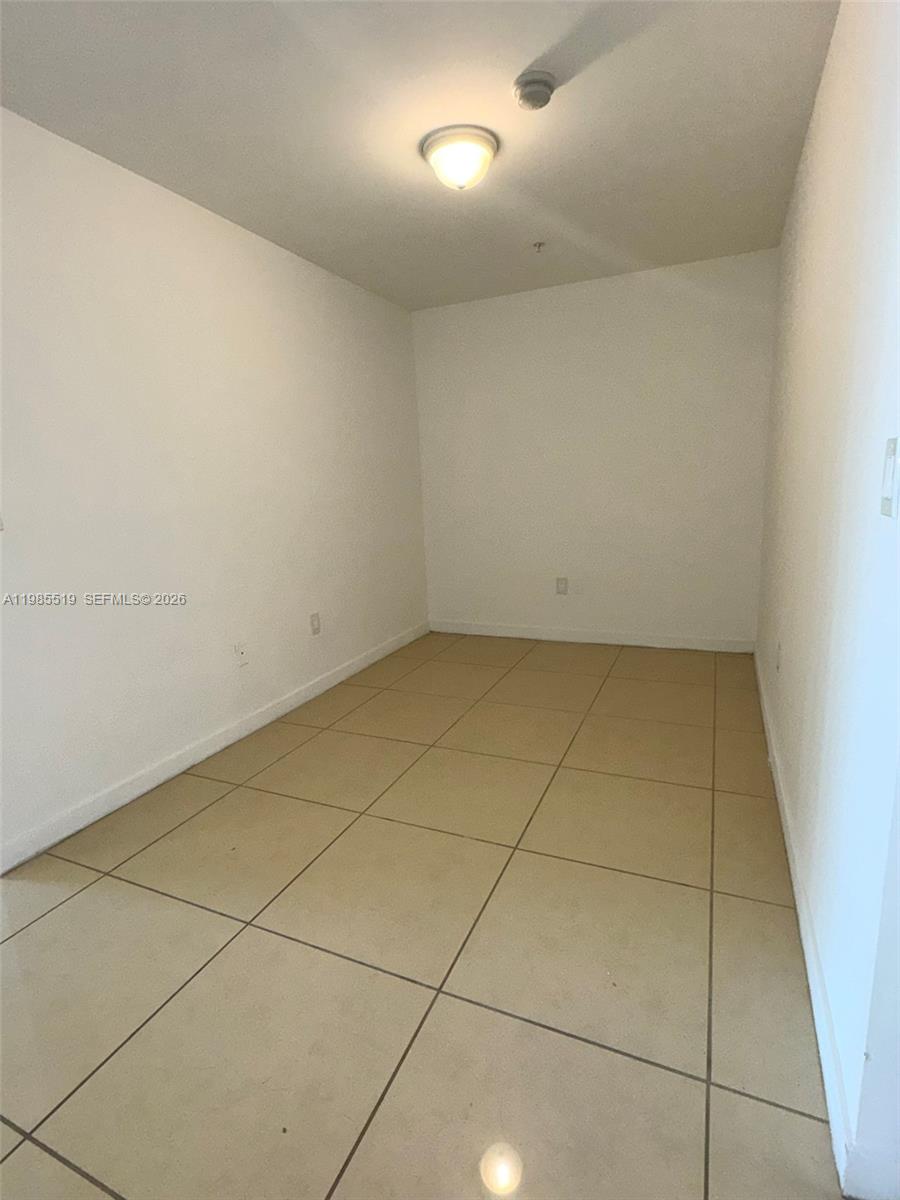 THE AXIS ON BRICKELL COND - Residential